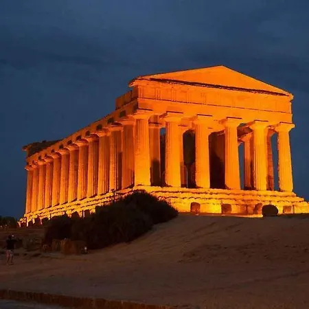 Il Melograno Antico Con Terrazza E Giardino Nocleg ze śniadaniem Agrigento