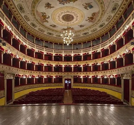 Nocleg ze śniadaniem Il Melograno Antico Con Terrazza E Giardino 2*
