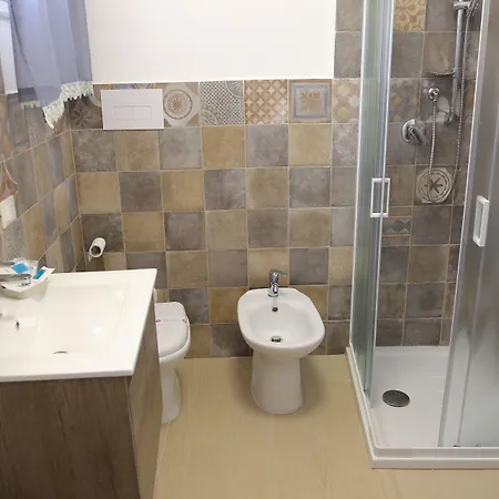 Il Melograno Antico Con Terrazza E Giardino B&B