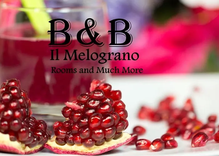 Bed & Breakfast Il Melograno Antico Con Terrazza E Giardino 3*