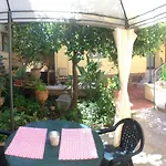 Panzió Il Melograno Antico Con Terrazza E Giardino 3*