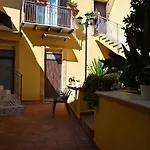 Panzió Il Melograno Antico Con Terrazza E Giardino 3*