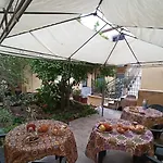 Panzió Il Melograno Antico Con Terrazza E Giardino 3*
