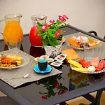 Il Melograno Antico Con Terrazza E Giardino Panzió