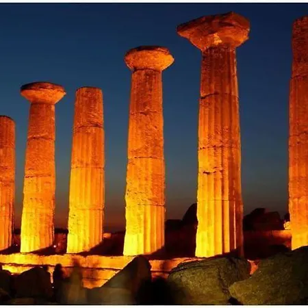 Il Melograno Antico Con Terrazza E Giardino Bed & Breakfast Agrigento