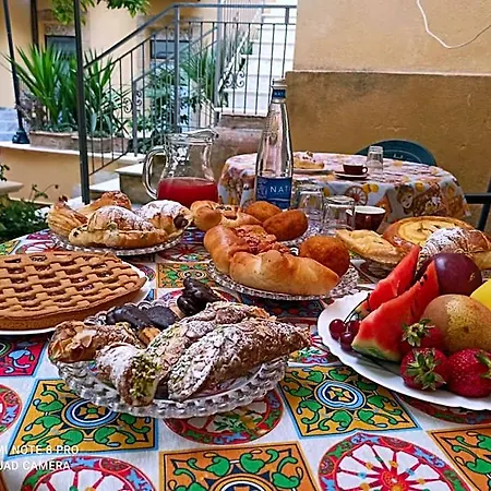 Bed and Breakfast Il Melograno Antico Con Terrazza E Giardino Αγκριτζέντο