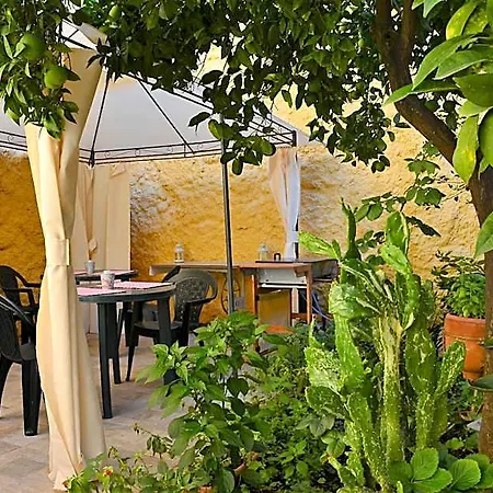 住宿加早餐酒店 Il Melograno Antico Con Terrazza E Giardino 3*